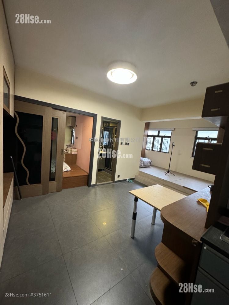 Kwai King Building Sell 1 Bedroom , 1 Bathroom 372 ft²