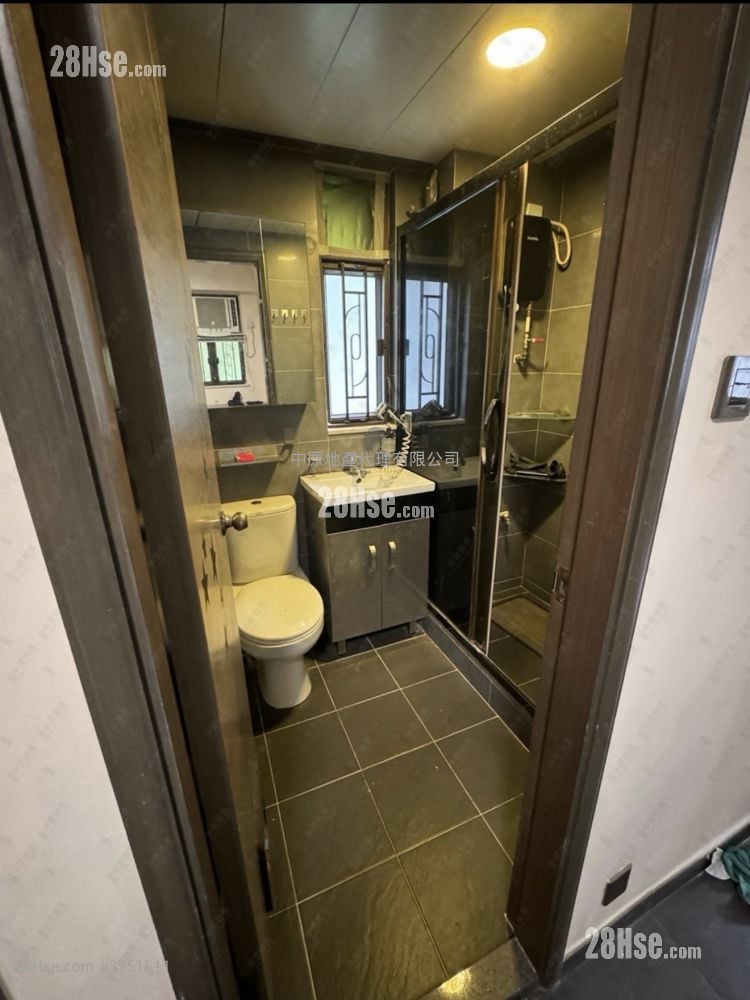 Kwai King Building Sell 1 Bedroom , 1 Bathroom 372 ft²