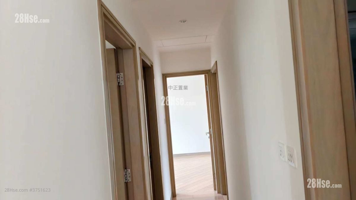 The Latitude Sell 4 Bedrooms , 3 Bathrooms 1,333 ft²