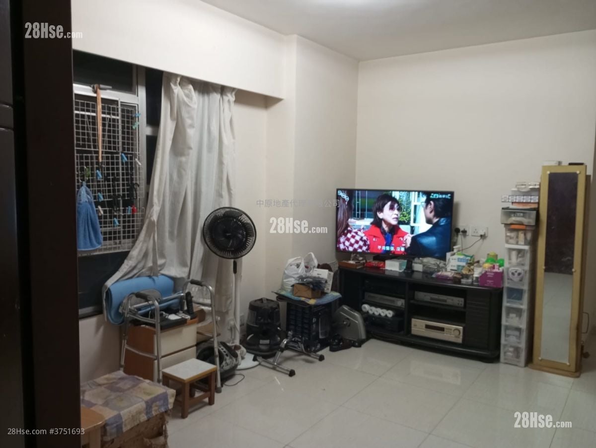Tai Po Centre Sell 2 Bedrooms 462 ft²