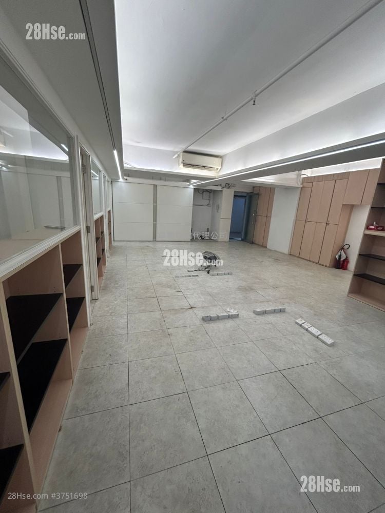 Elite Industrial Centre Sell 5+ Bedrooms , 2 Toilets 1,230 ft²
