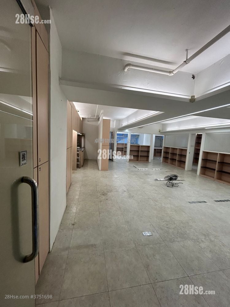 Elite Industrial Centre Sell 5+ Bedrooms , 2 Toilets 1,230 ft²