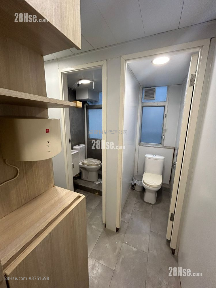 Elite Industrial Centre Sell 5+ Bedrooms , 2 Toilets 1,230 ft²