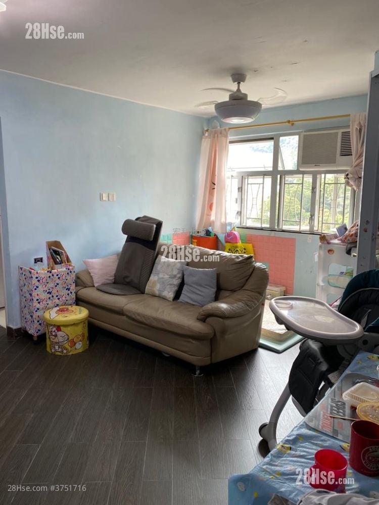 Yan Tsui Court Sell 2 Bedrooms , 1 Bathroom 564 ft²