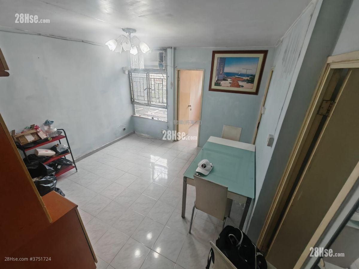 翠林邨 售盘 2 房 , 1 浴室 381 平方尺