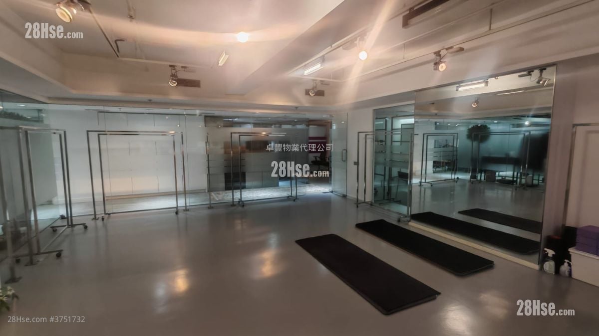 Elite Industrial Centre Sell 5+ Bedrooms , 2 Toilets 2,570 ft²