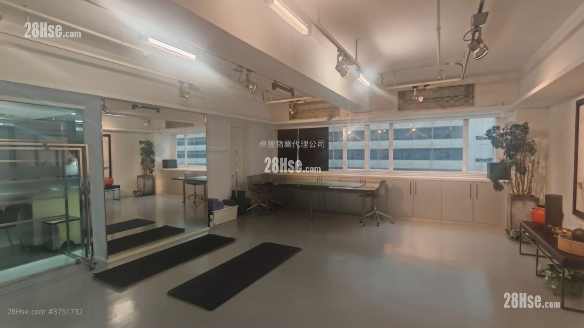 Elite Industrial Centre Sell 5+ Bedrooms , 2 Toilets 2,570 ft²