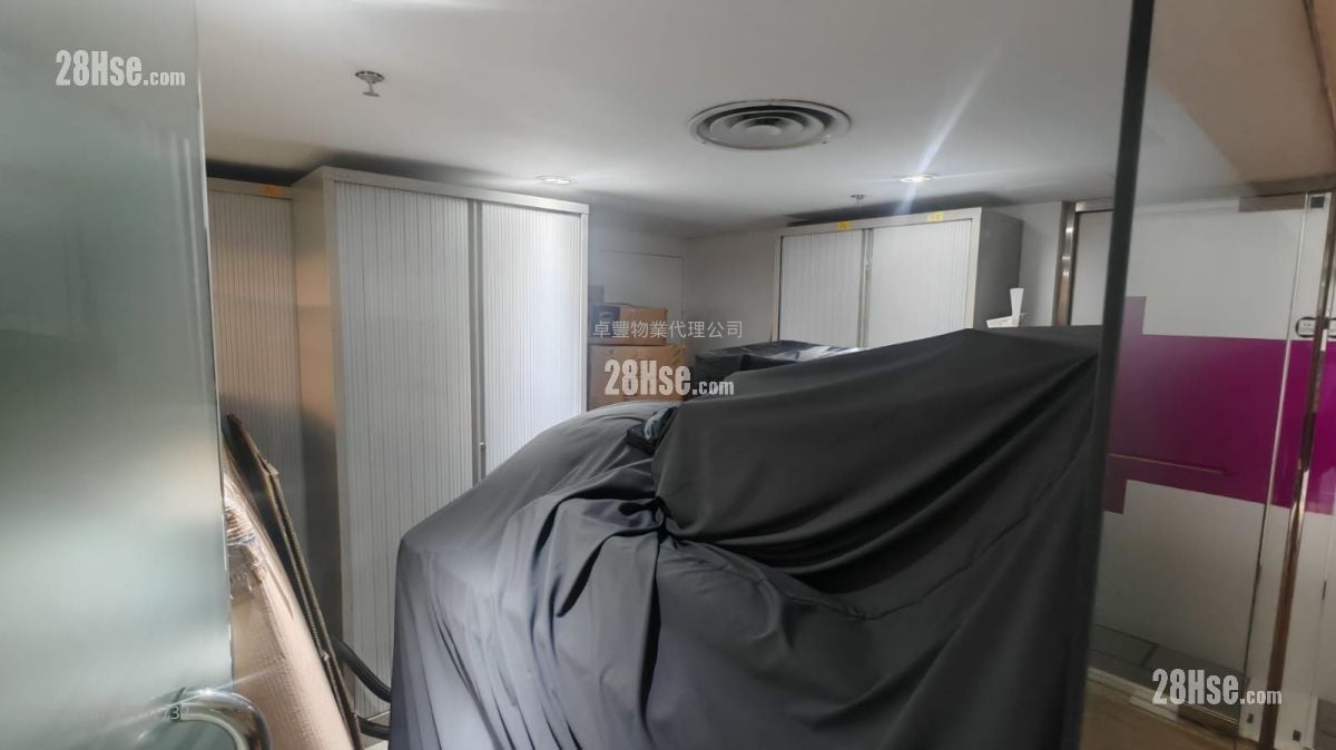 Elite Industrial Centre Sell 5+ Bedrooms , 2 Toilets 2,570 ft²