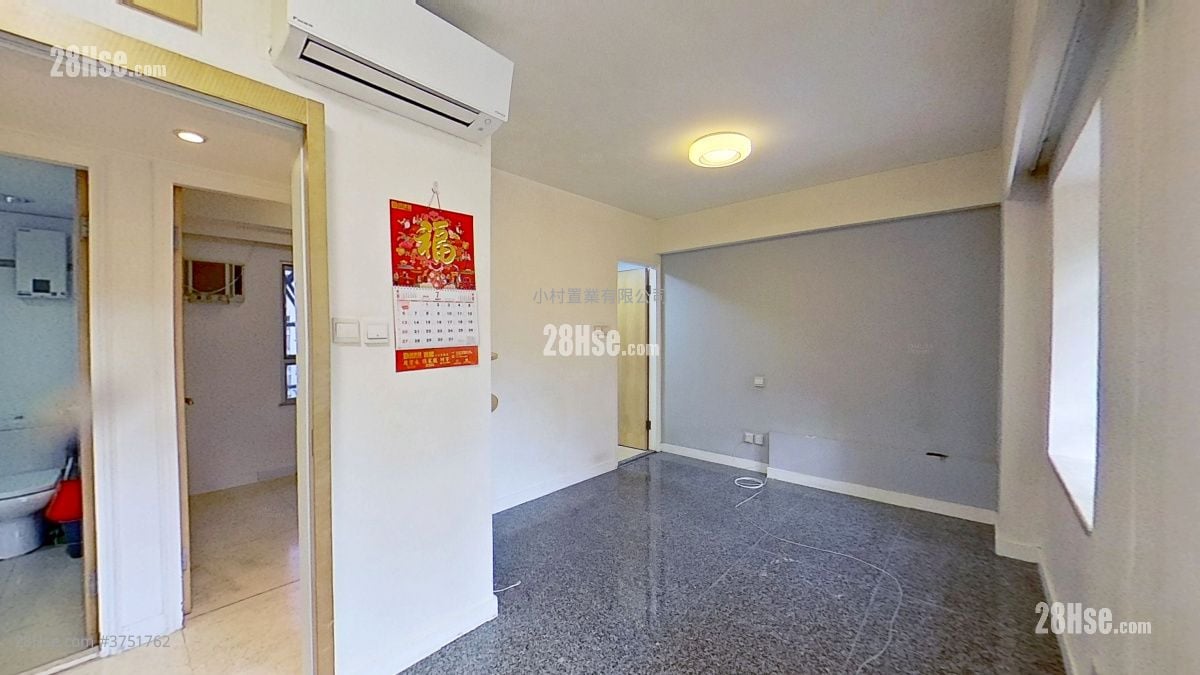 主人房: 名仕花園 售盤 3 房 , 2 浴室 596 平方呎