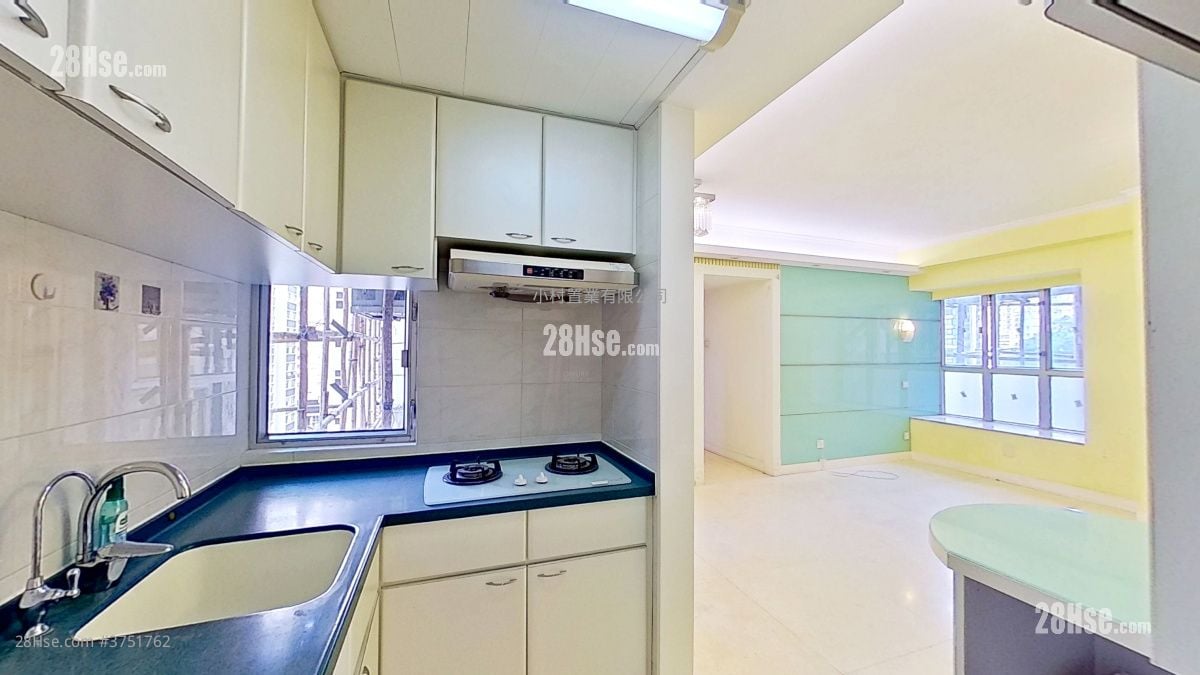廚房: 名仕花園 售盤 3 房 , 2 浴室 596 平方呎