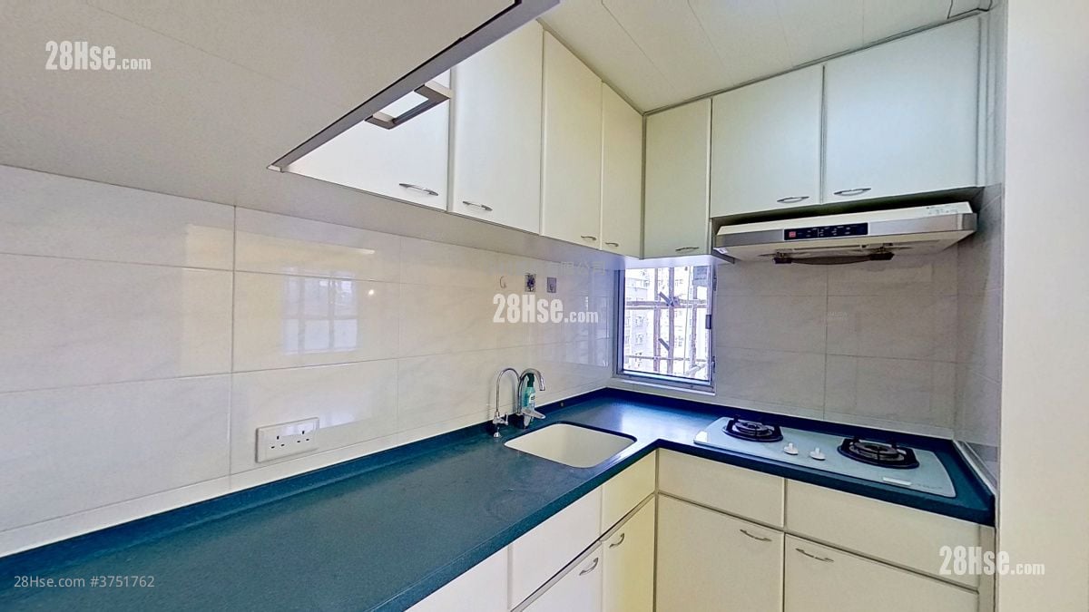 廚房: 名仕花園 售盤 3 房 , 2 浴室 596 平方呎