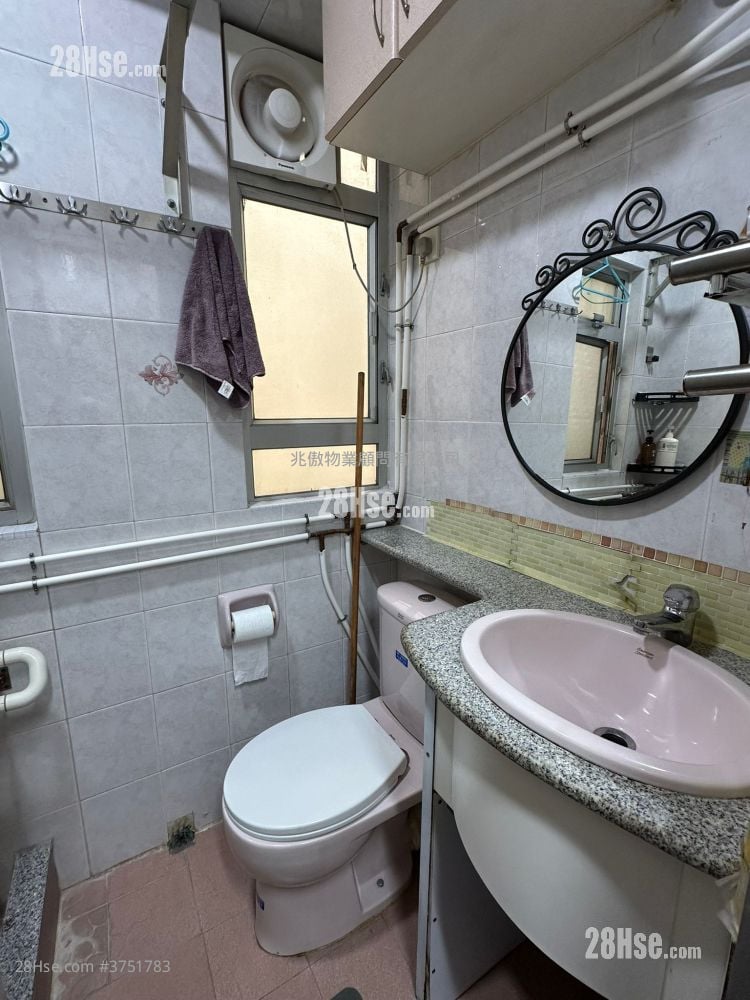 Portland Street Sell 2 Bedrooms , 1 Bathroom 360 ft²