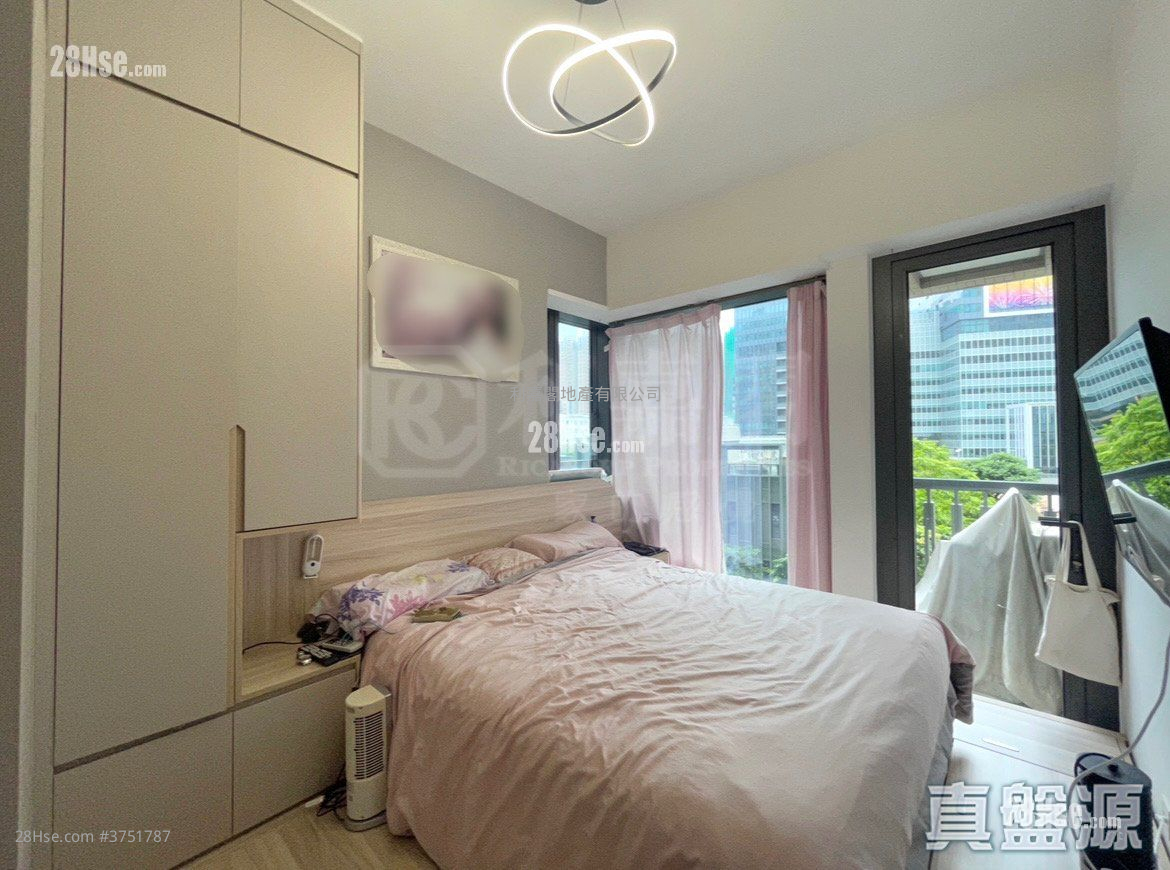 天晉 售盤 3 房 735 平方呎