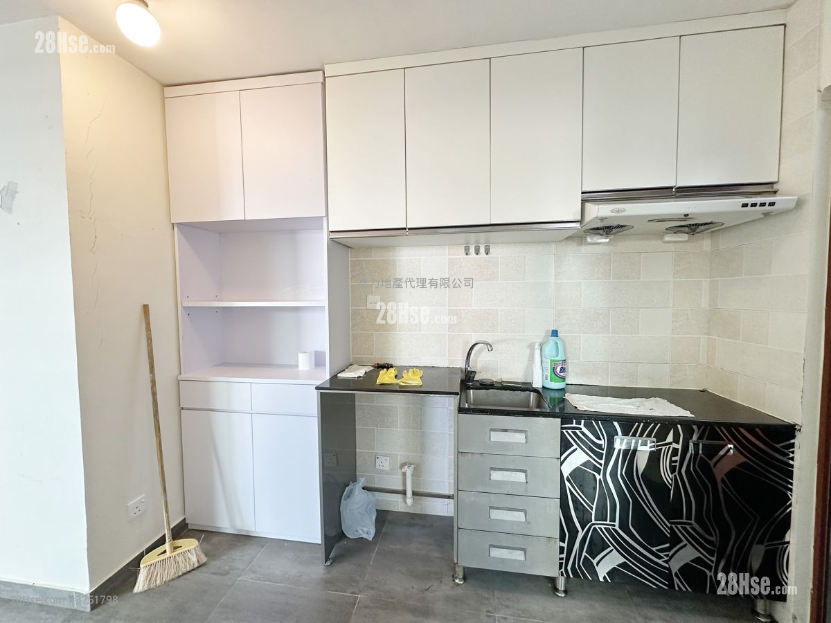 村屋 租盤 2 房 , 1 浴室 350 平方呎