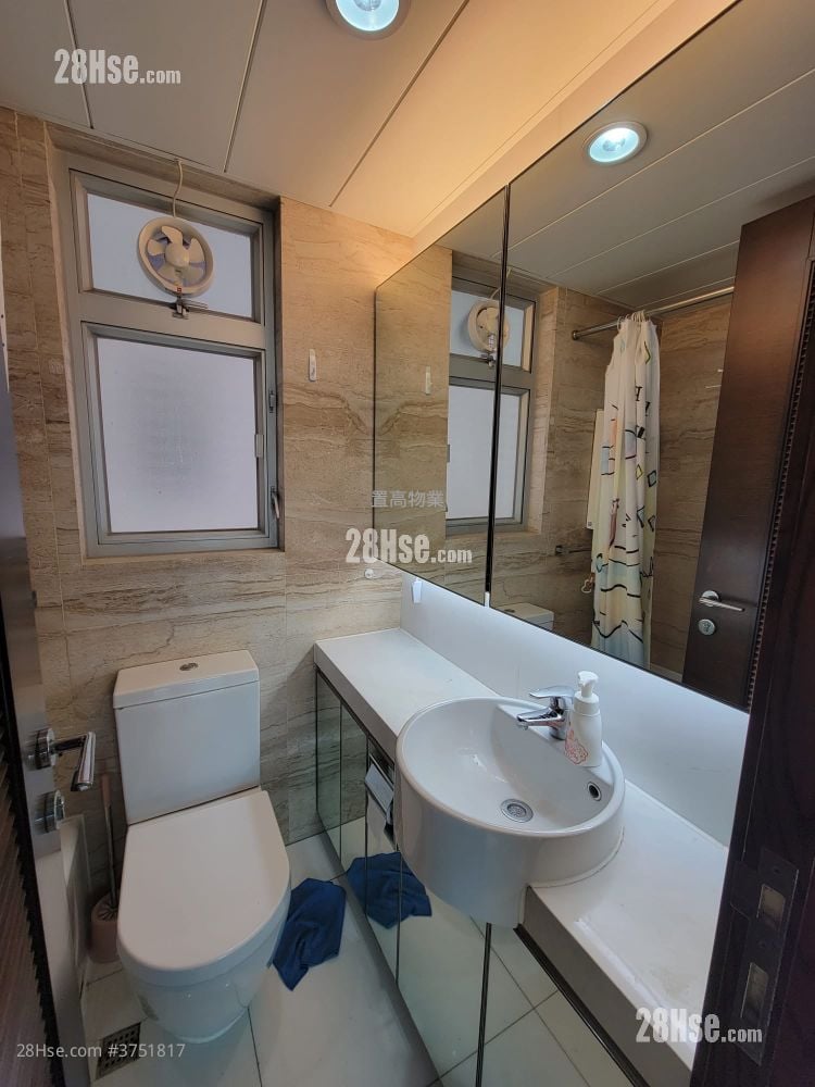 Grand Waterfront Sell 2 Bedrooms , 1 Bathroom 378 ft²