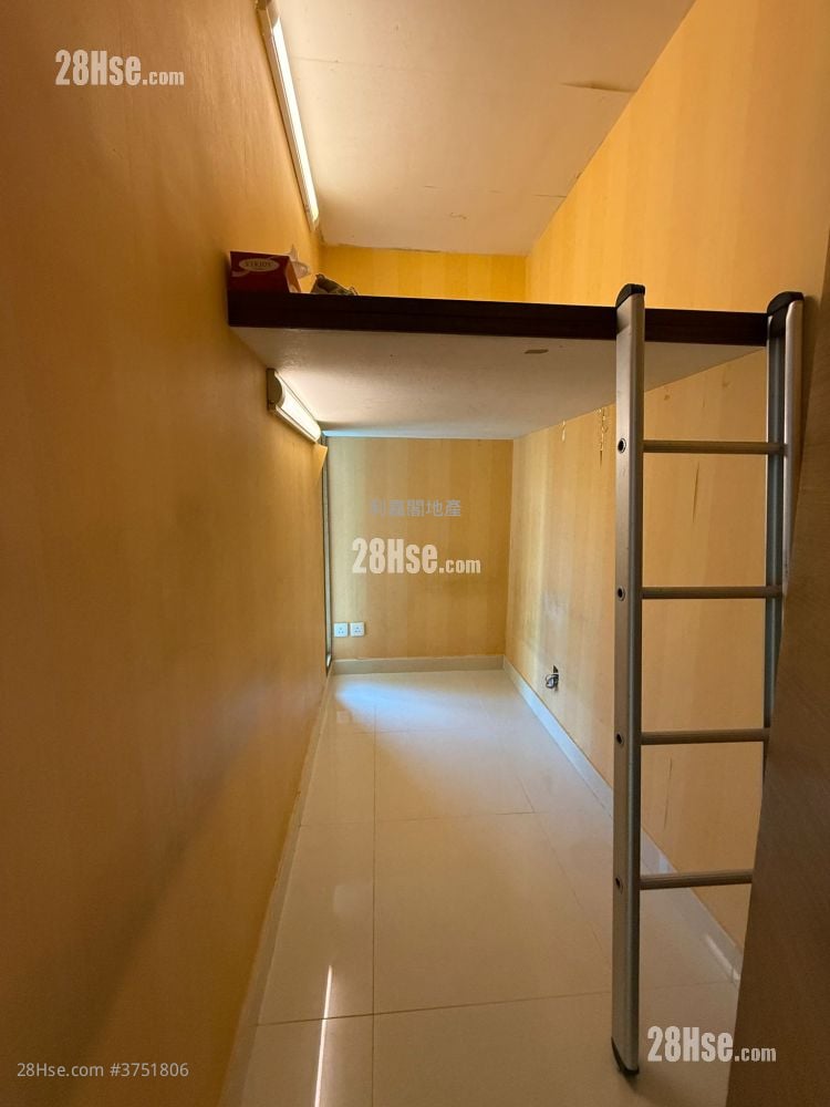 新峰花园 售盘 3 房 , 2 浴室 933 平方尺