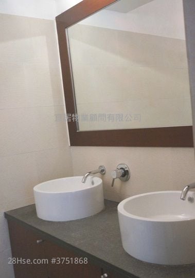 唐楼 租盘 2 房 , 1 浴室 531 平方尺