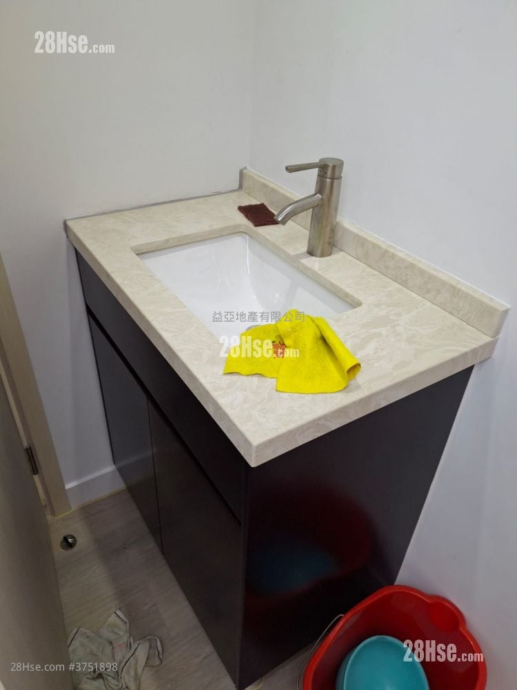 1.中南行1680呎中環核心地段極平租@22 包差餉及管理費全層自用