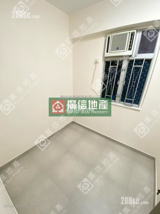 金輝大廈 租盤 2 房 , 1 浴室 302 平方呎