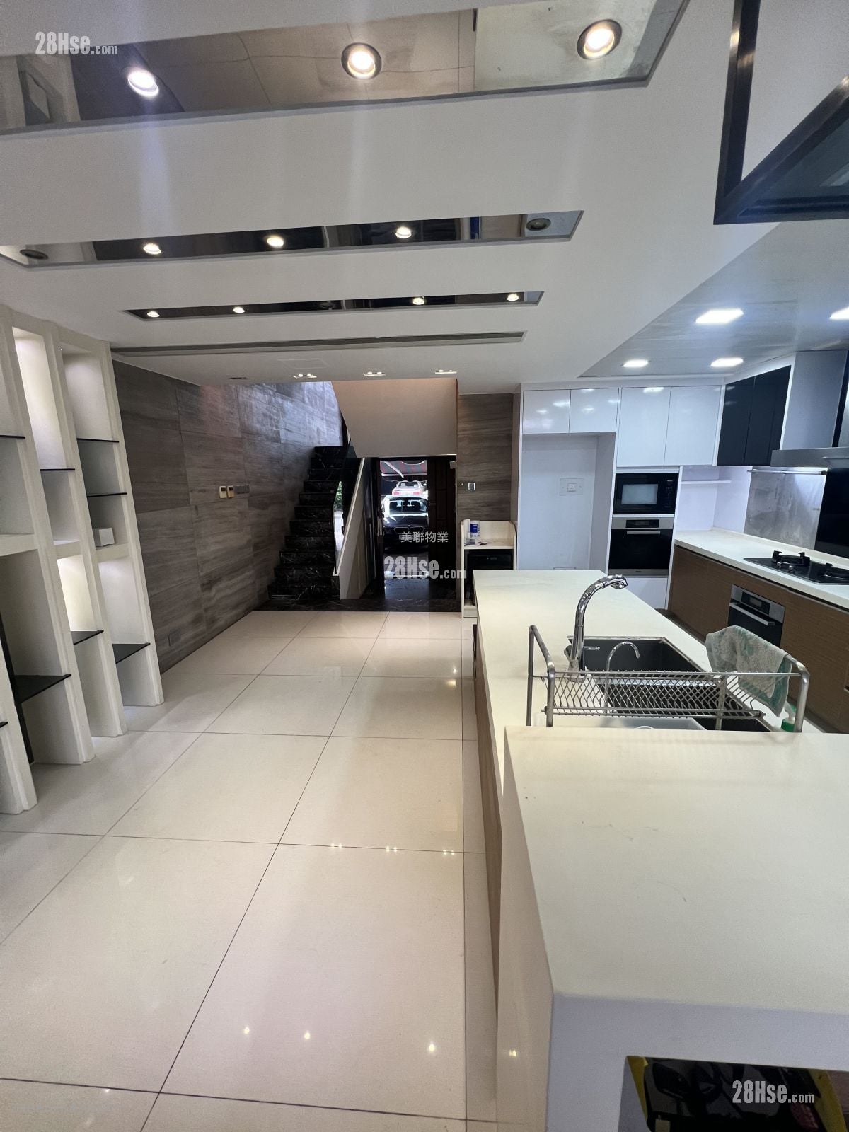 Palm Springs Sell 3 Bedrooms 1,377 ft²