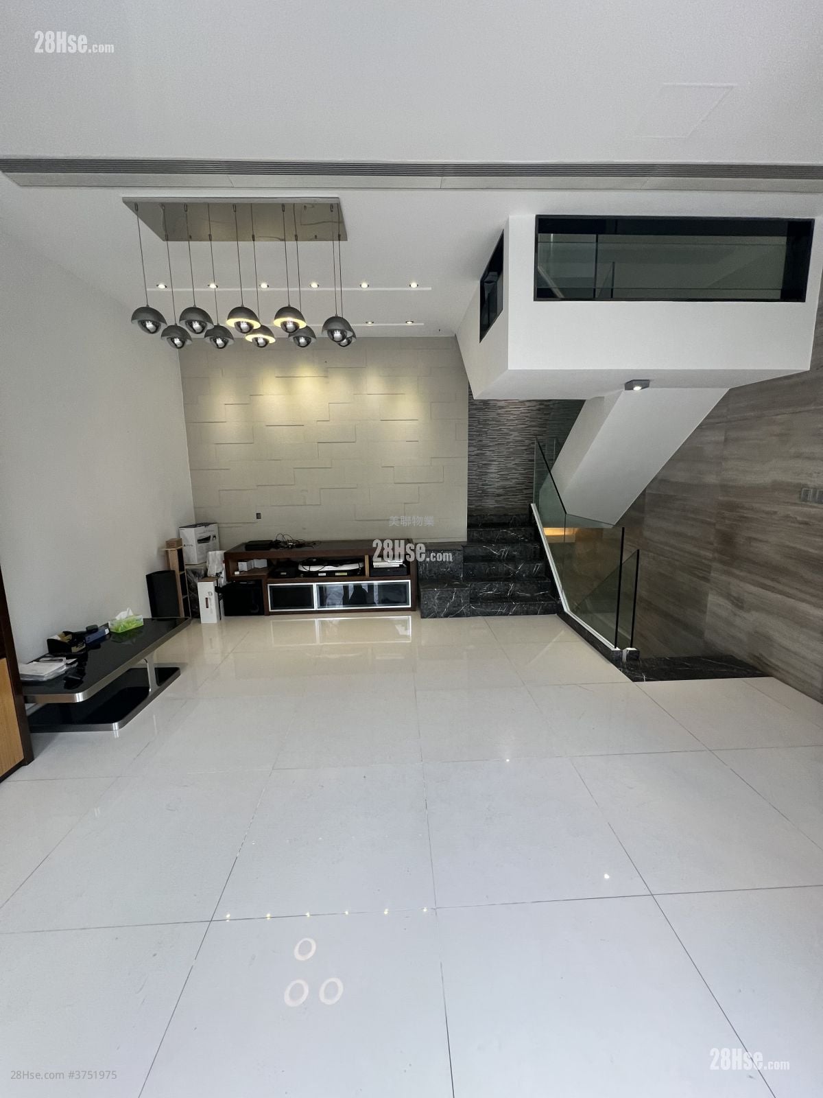 Palm Springs Sell 3 Bedrooms 1,377 ft²