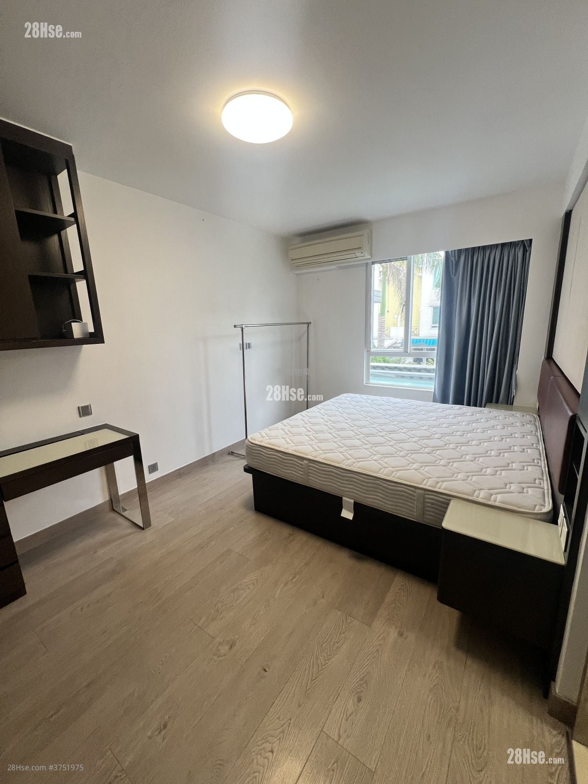 Palm Springs Sell 3 Bedrooms 1,377 ft²