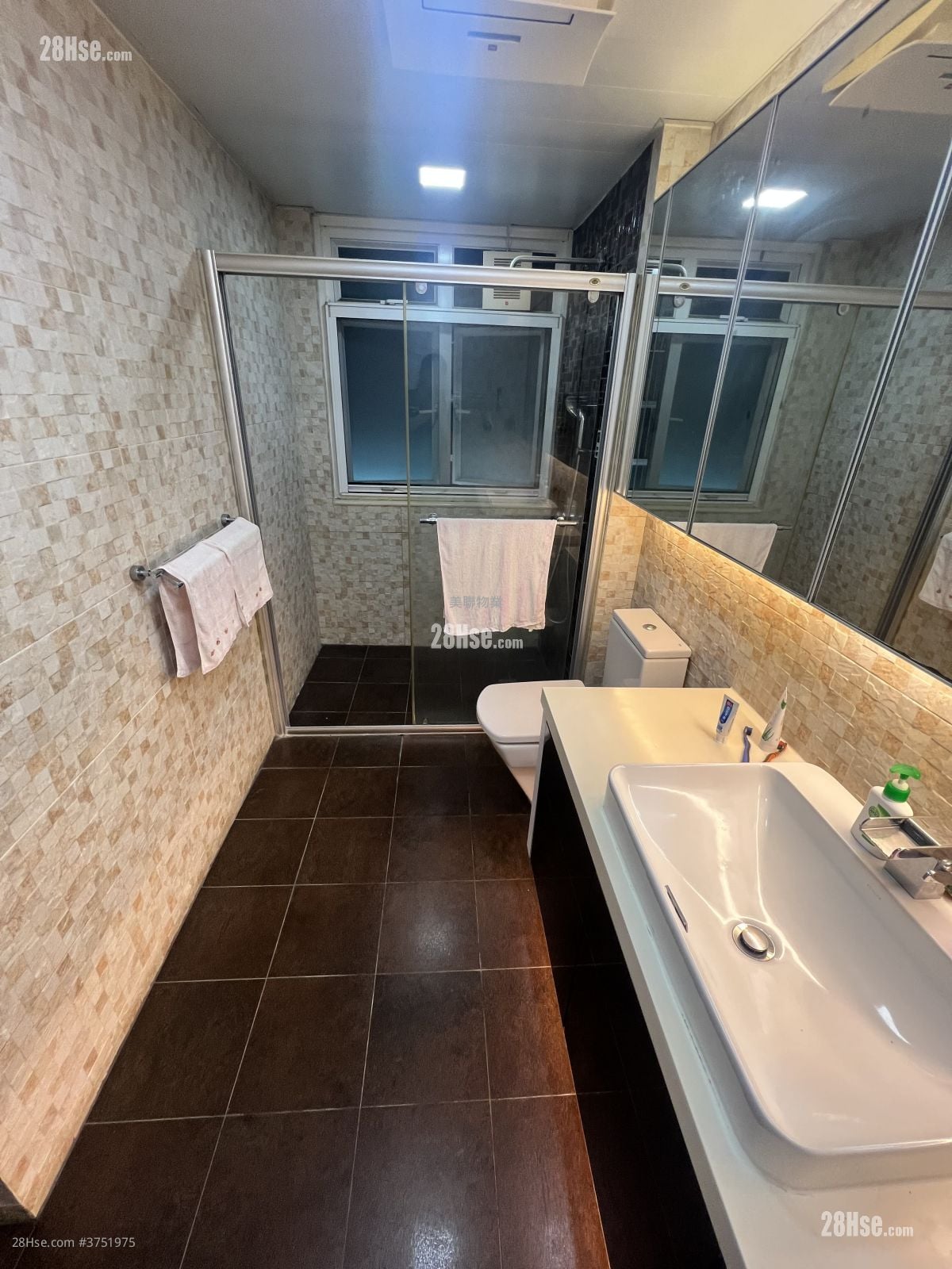 Palm Springs Sell 3 Bedrooms 1,377 ft²