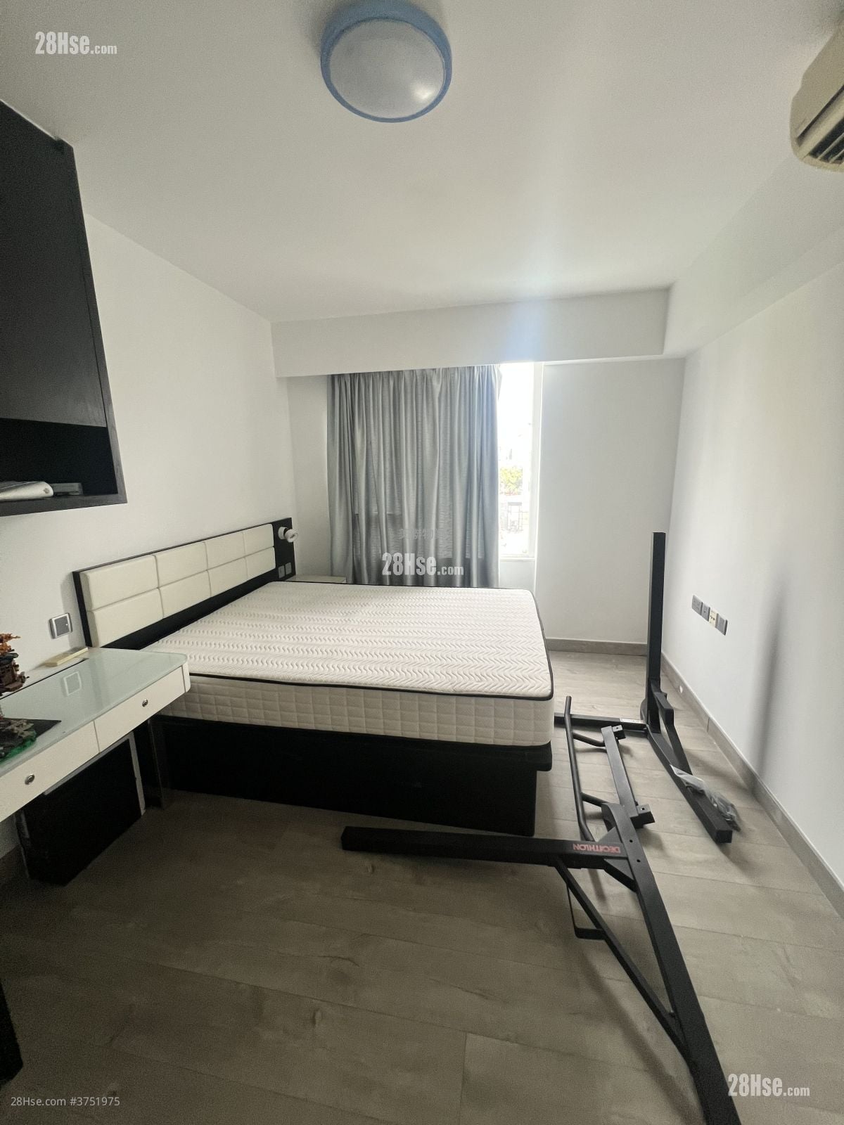 Palm Springs Sell 3 Bedrooms 1,377 ft²