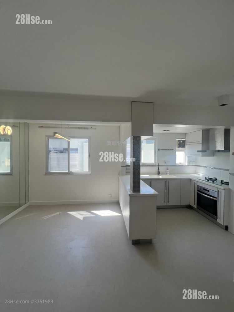 Fairview Park Sell 3 Bedrooms 1,035 ft²