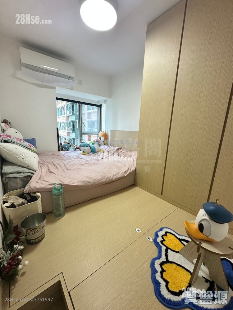 Park Central Sell 2 Bedrooms , 1 Bathroom 465 ft²