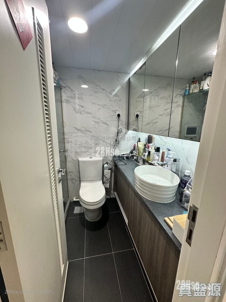 Park Central Sell 2 Bedrooms , 1 Bathroom 465 ft²