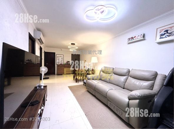 Tai Po Village House Sell 2 Bedrooms , 2 Bathrooms 630 ft²