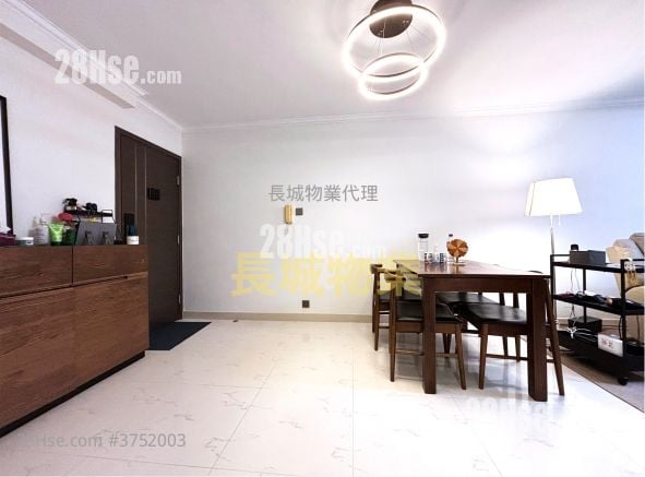 Tai Po Village House Sell 2 Bedrooms , 2 Bathrooms 630 ft²