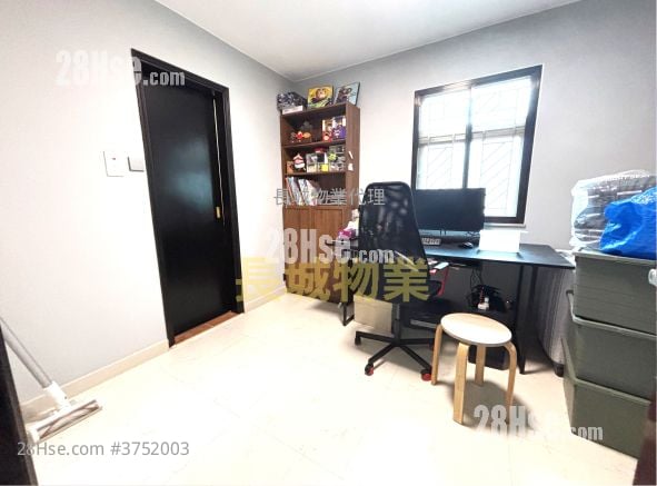 Tai Po Village House Sell 2 Bedrooms , 2 Bathrooms 630 ft²