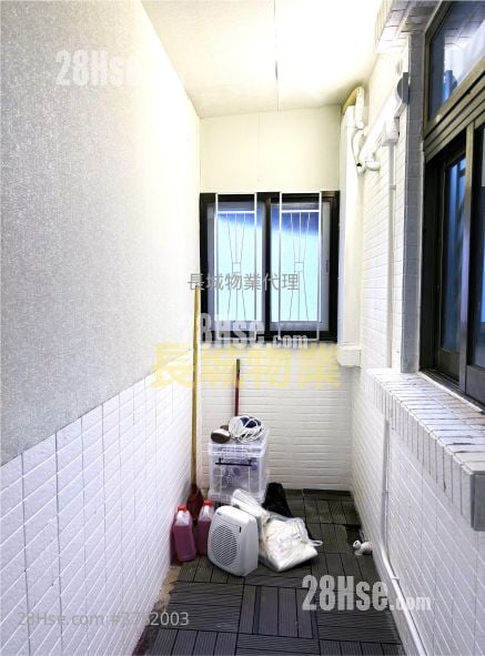 Tai Po Village House Sell 2 Bedrooms , 2 Bathrooms 630 ft²
