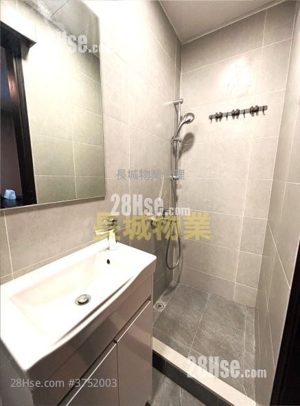 Tai Po Village House Sell 2 Bedrooms , 2 Bathrooms 630 ft²