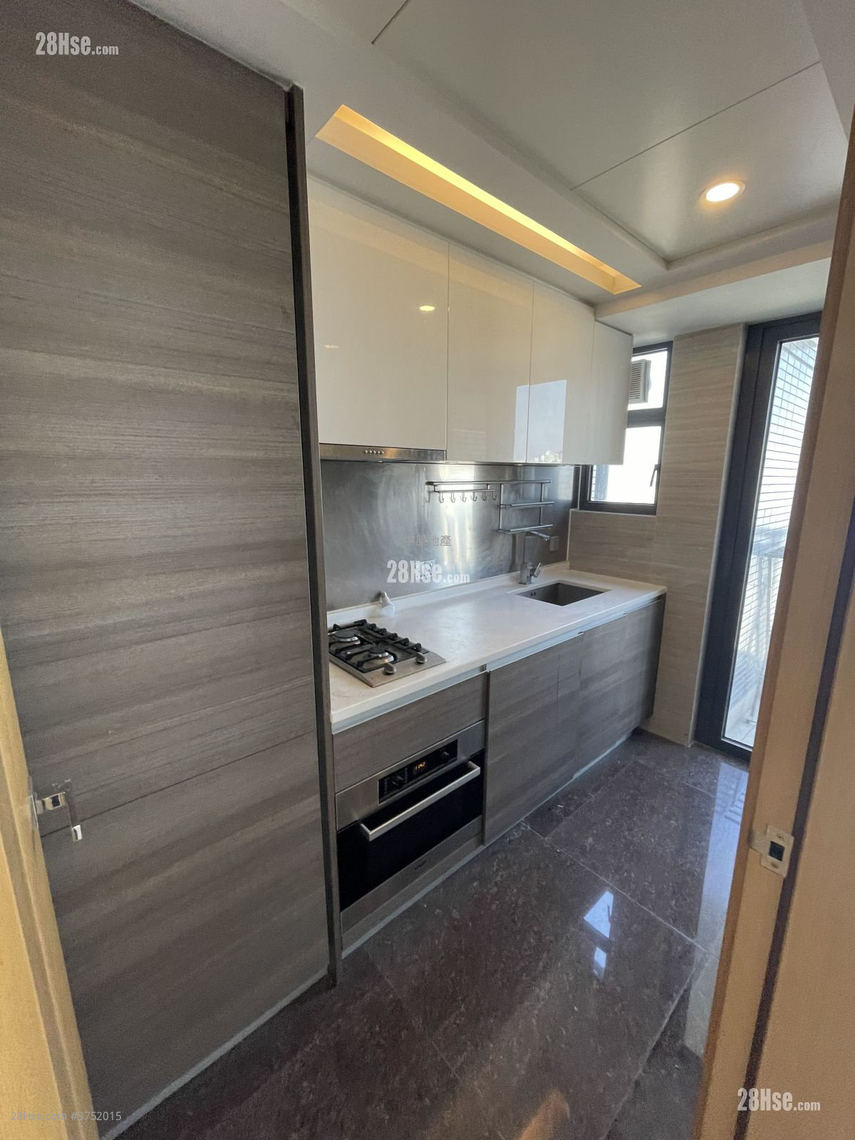 溱柏 售盤 開放式間隔 302 平方呎