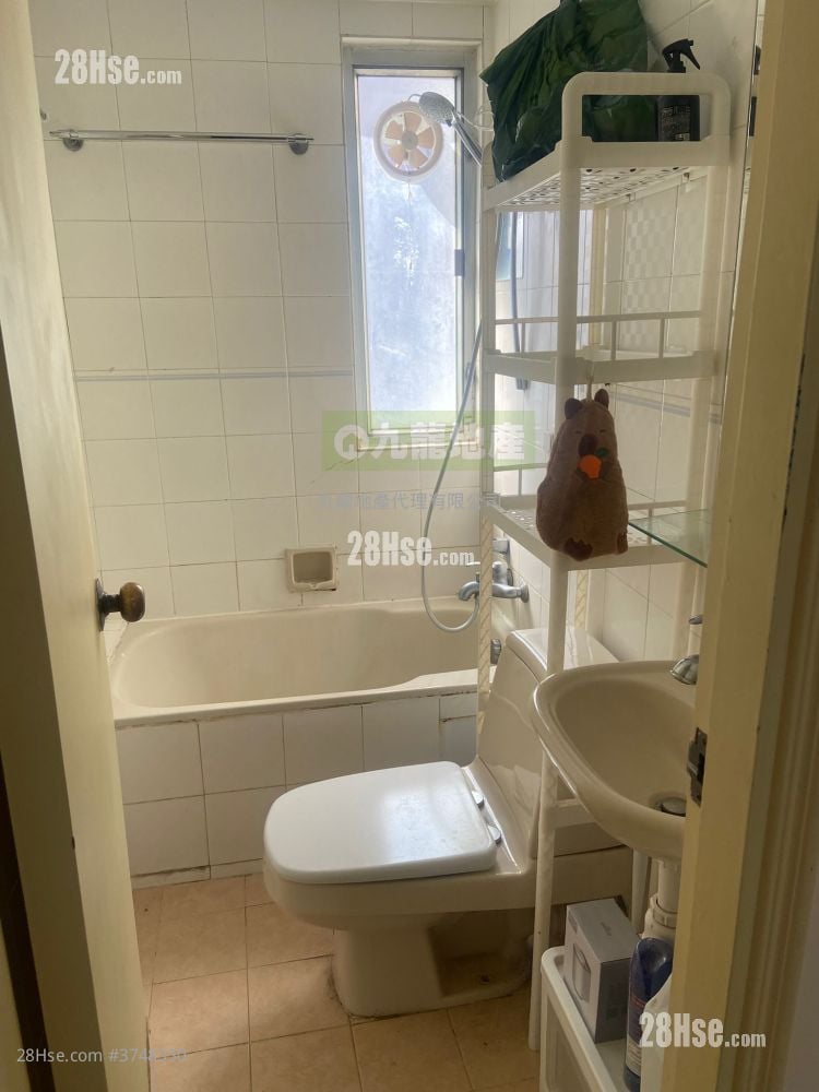 Berwick Court Sell 2 Bedrooms , 1 Bathroom 332 ft²