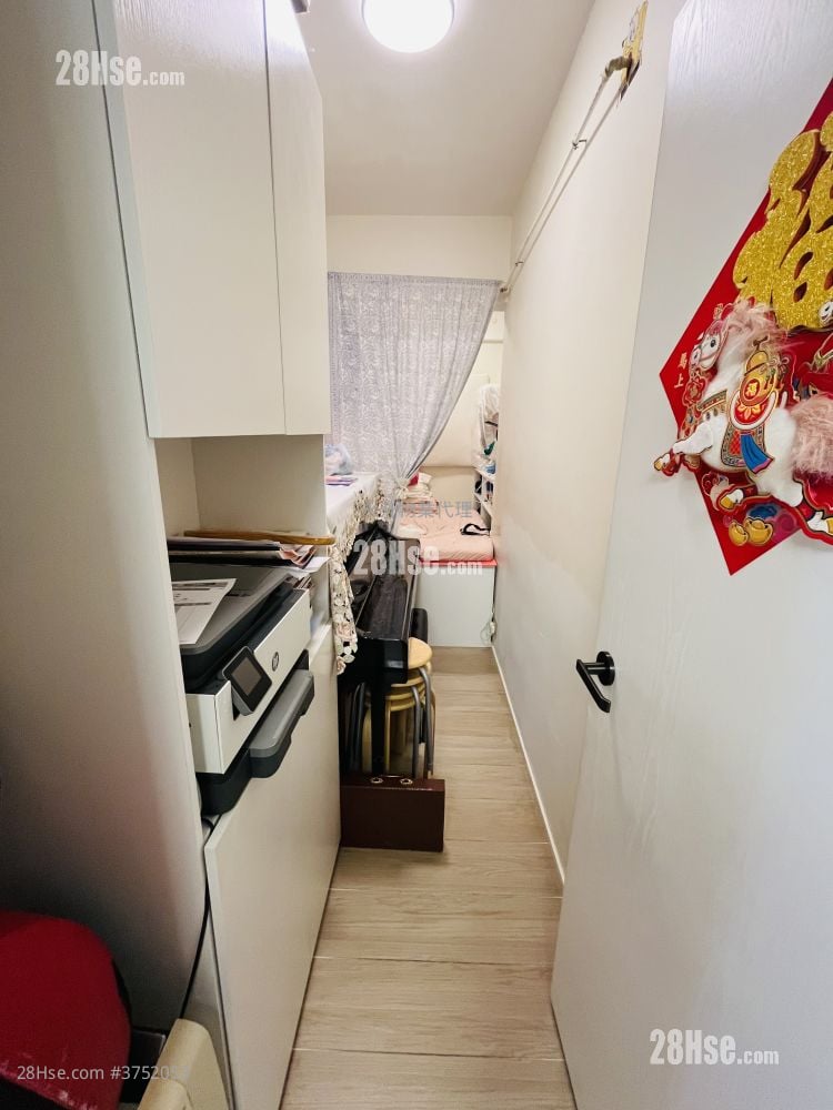 帝国大厦 售盘 4 房 , 2 浴室 1,037 平方尺