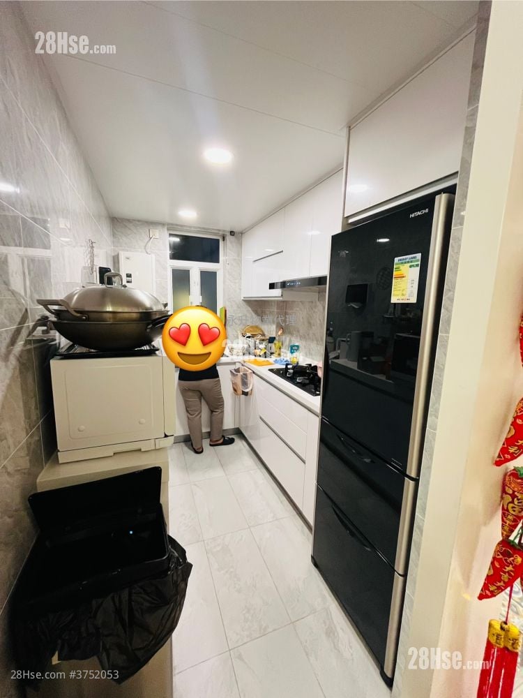 帝国大厦 售盘 4 房 , 2 浴室 1,037 平方尺