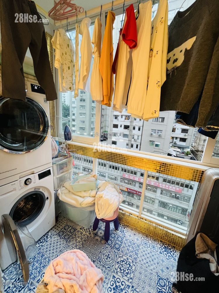 帝国大厦 售盘 4 房 , 2 浴室 1,037 平方尺