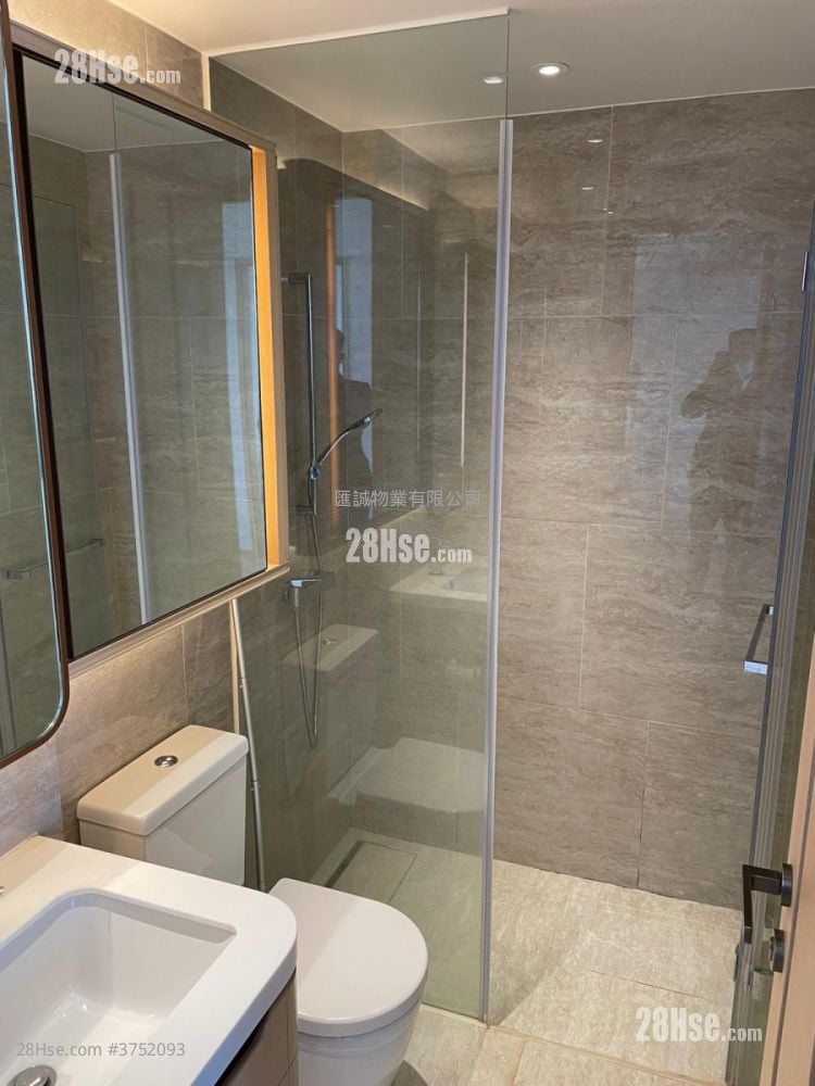 Upper East Sell 1 Bedroom , 1 Bathroom 285 ft²