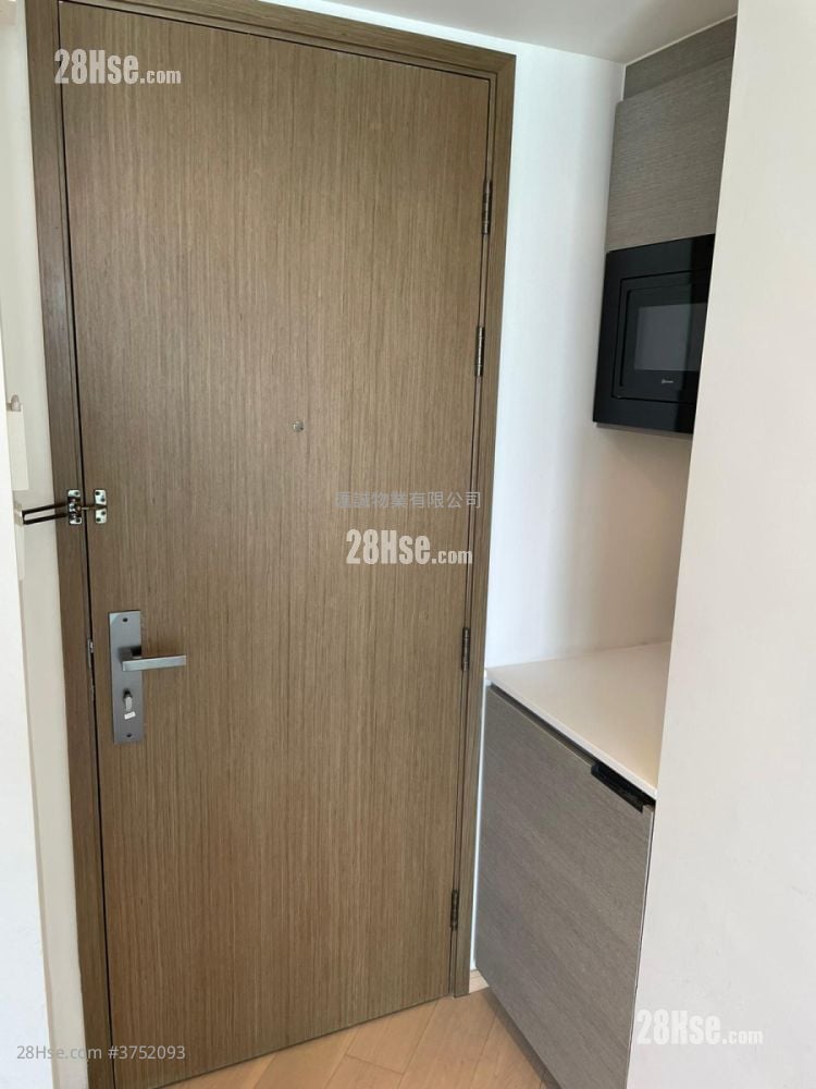 Upper East Sell 1 Bedroom , 1 Bathroom 285 ft²