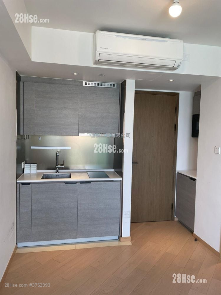 Upper East Sell 1 Bedroom , 1 Bathroom 285 ft²