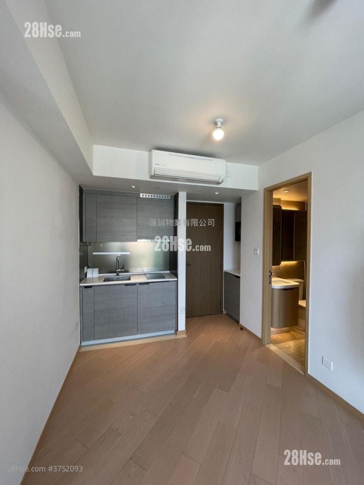 Upper East Sell 1 Bedroom , 1 Bathroom 285 ft²