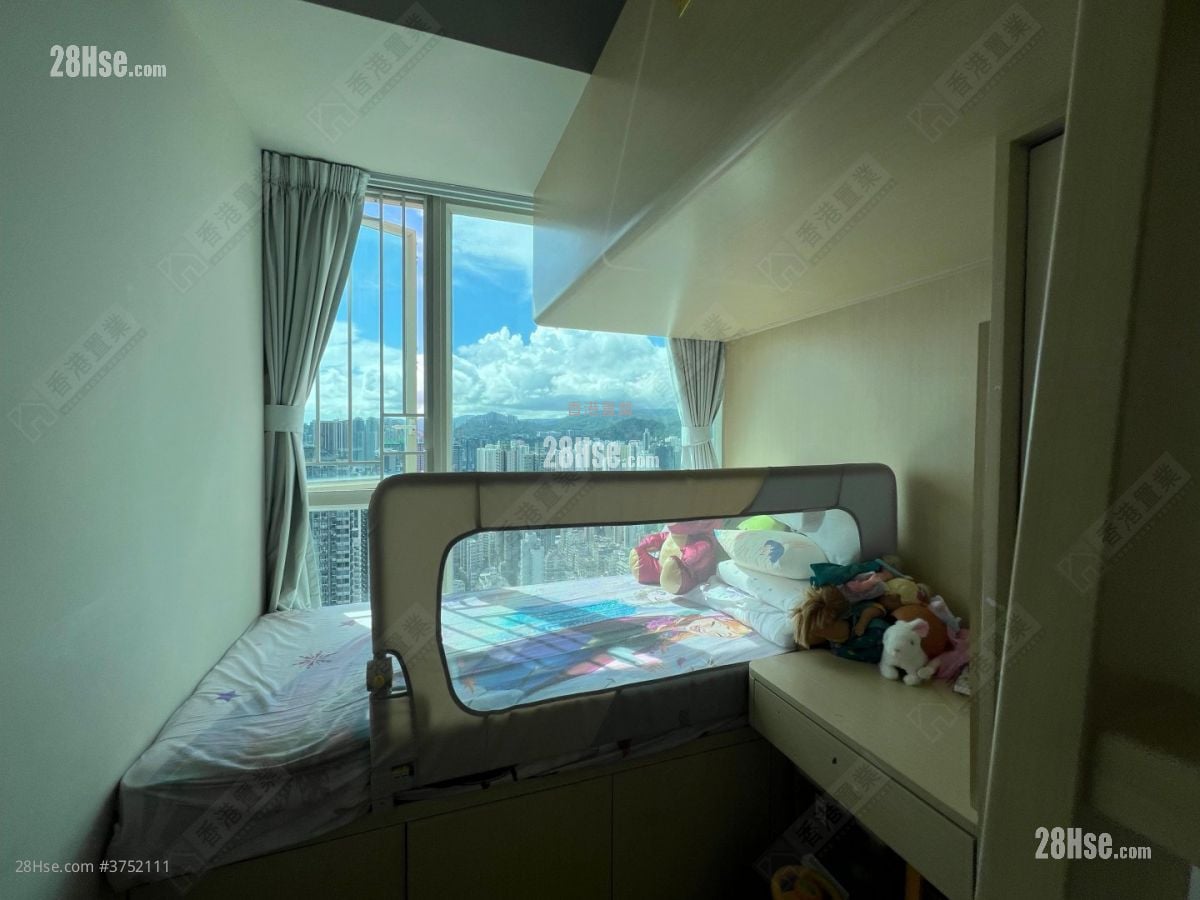 Shining Heights Sell 2 Bedrooms 561 ft²