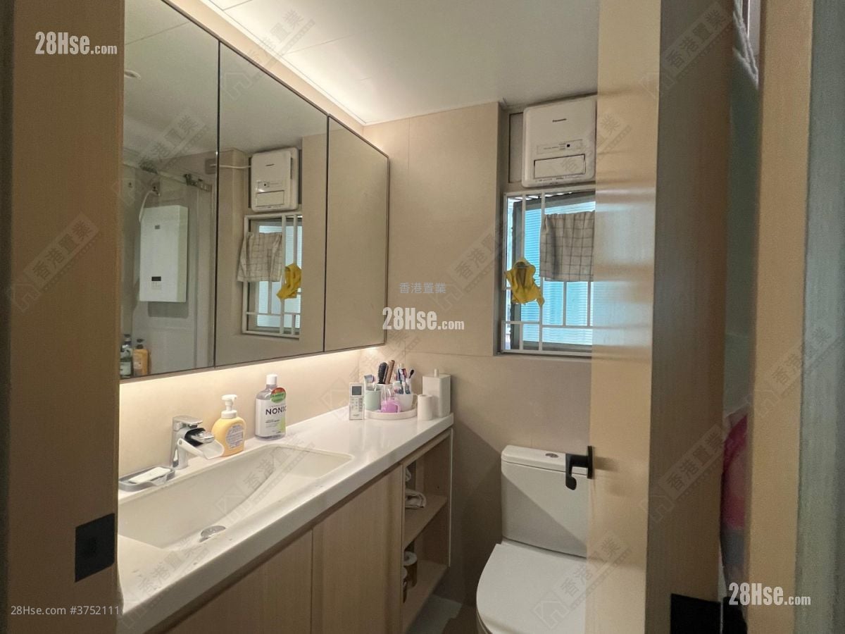 Shining Heights Sell 2 Bedrooms 561 ft²