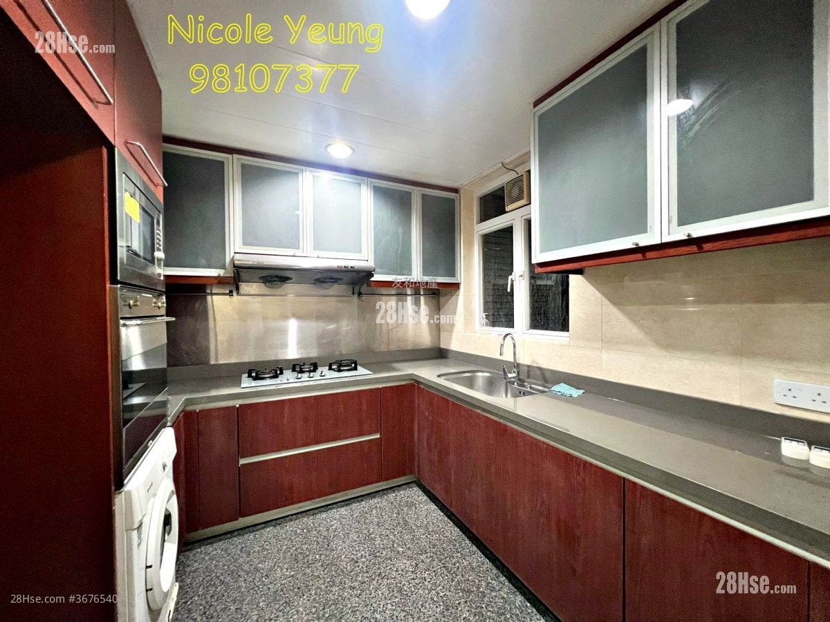 One Beacon Hill Rental 3 Bedrooms , 2 Bathrooms 1,168 ft²