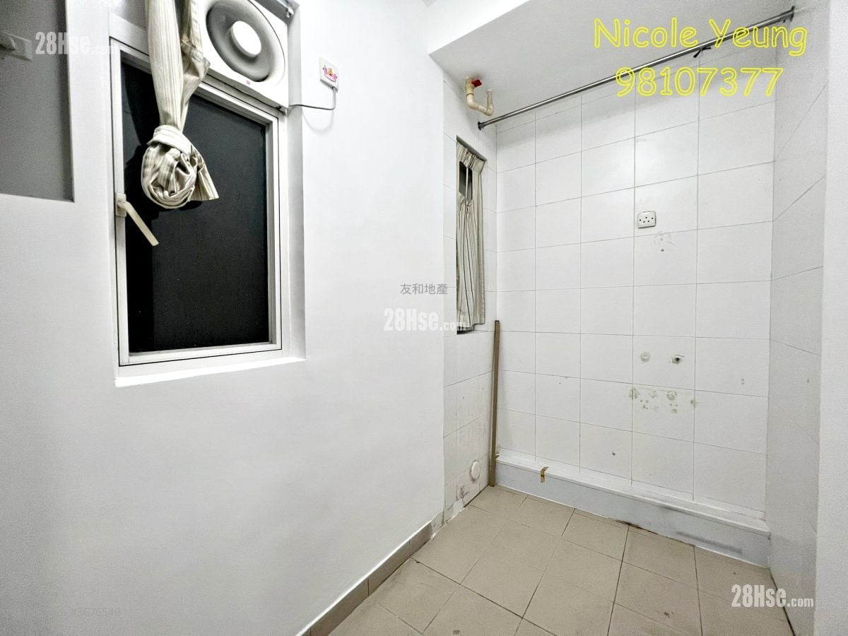 One Beacon Hill Rental 3 Bedrooms , 2 Bathrooms 1,168 ft²