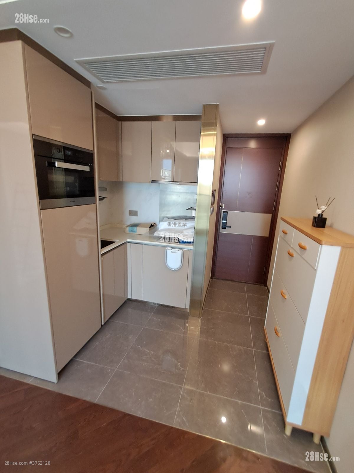 睿峰 售盘 2 房 408 平方尺